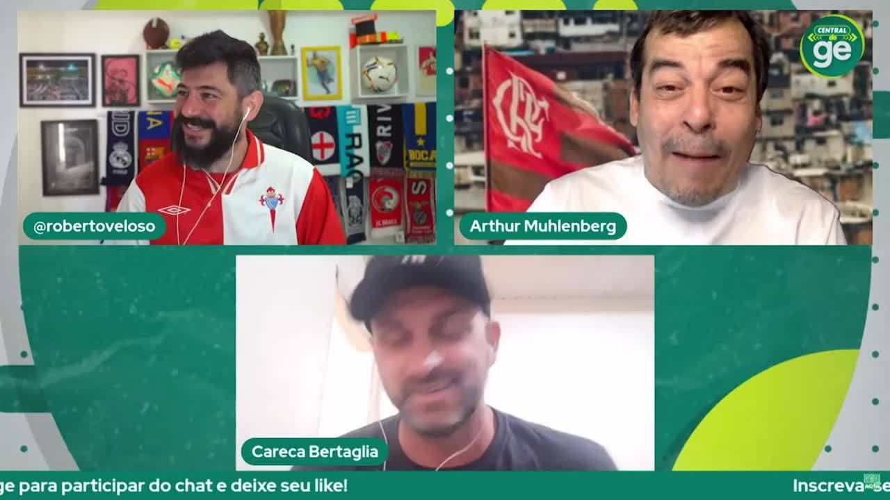 'Cuidado com essa arrog&acirc;ncia!' Vozes da Torcida de Corinthians e Flamengo se zoam