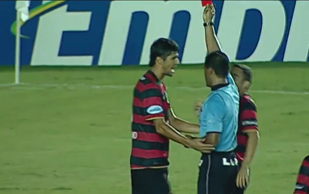 Na memória: Em 2009, Vasco derrota Fla em confronto de cinco expulsões