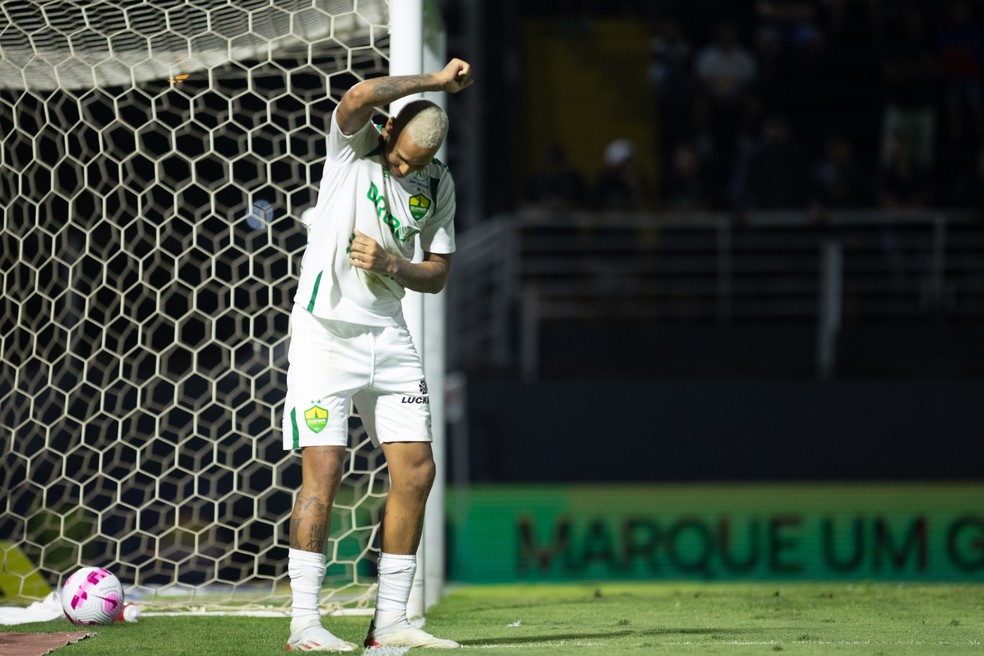 Deyverson Cuiabá x Bragantino — Foto: Diogo Reis/AGIF
