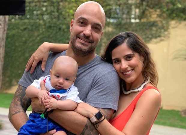 Camilla Camargo entre o marido, Leonardo Lessa, e o filho, Joaquim (Foto: Reprodução/Instagram)