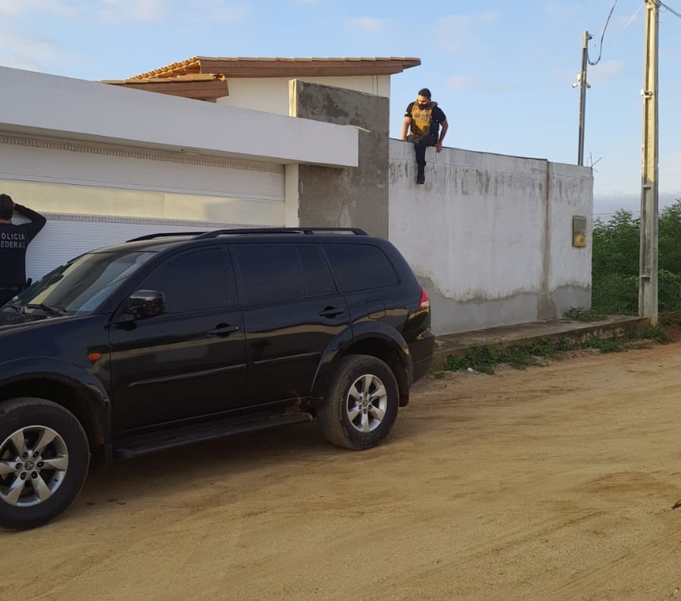 Operação da Polícia Federal cumpriu mandados de busca e apreensão em Princesa Isabel — Foto: PF-PB/Divulgação
