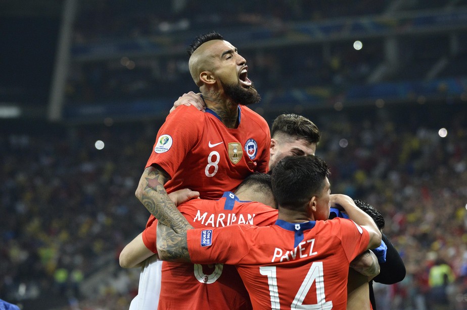 Chile e ColÃ´mbia fizeram jogo que sintetiza o que Ã© o mais alto nÃ­vel no futebol mundial