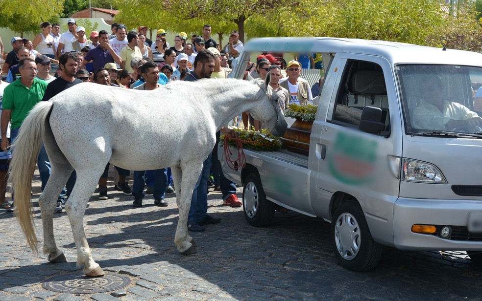 Irmão do vaqueiro morto disse que vai adotar o cavalo e manter o animal com a família (Foto: Kyioshi Abreu/ Arquivo Pessoal)