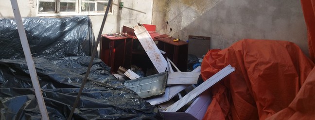 Imóvel destruído após queda de raio — Foto: Arquivo pessoal