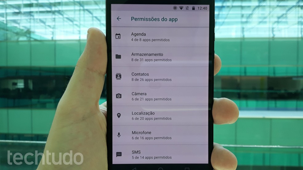 Confira e revise permissões habilitadas nos aplicativos instalados no celular  — Foto: Bruno De Blasi/TechTudo