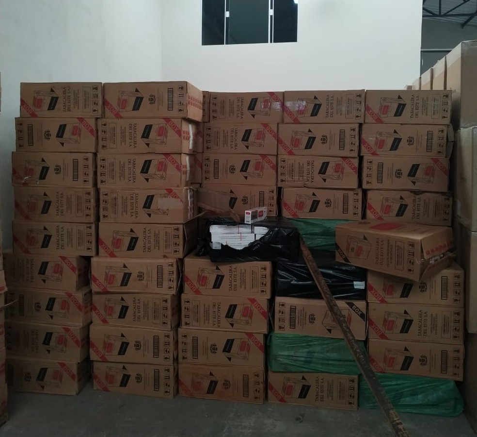 Motorista de carro foi abordado e indicou um depósito no Jardim Eldorado em Botucatu — Foto: Polícia Militar/Divulgação