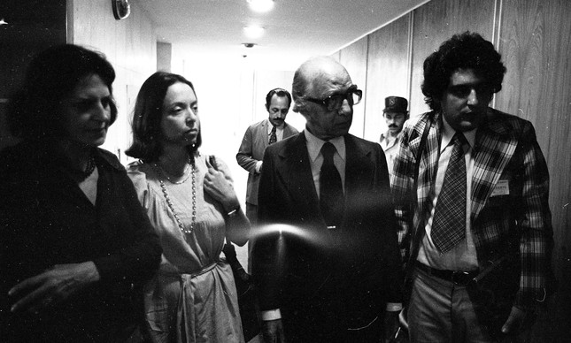 Lygia Fagundes, Nélida Piñon, Helio Silva e Jefferson Ribeiro no Ministério da Justiça, em 1977