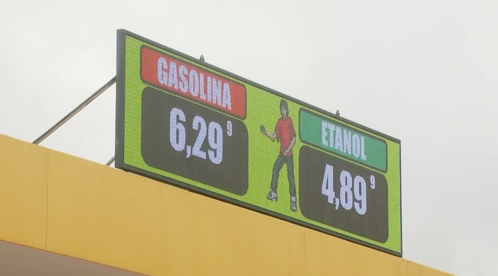 Preço da gasolina no Sul de MG faz motoristas procurarem postos na divisa com SP  — Foto: Reprodução/EPTV 