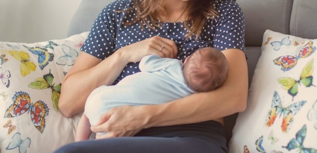 Amamentação: benefícios que se estendem para mãe e bebê (Foto: ThinkStock)