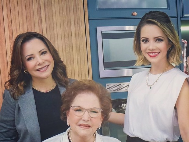 Sandy ao lado da mãe, Noely, e da avó materna, Mariazinha (Foto: Reprodução / Instagram)