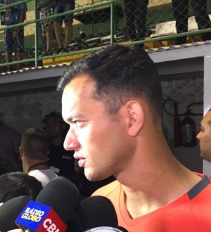 Forte fora do Rio, Flamengo quebra protocolo do mando, diz Réver