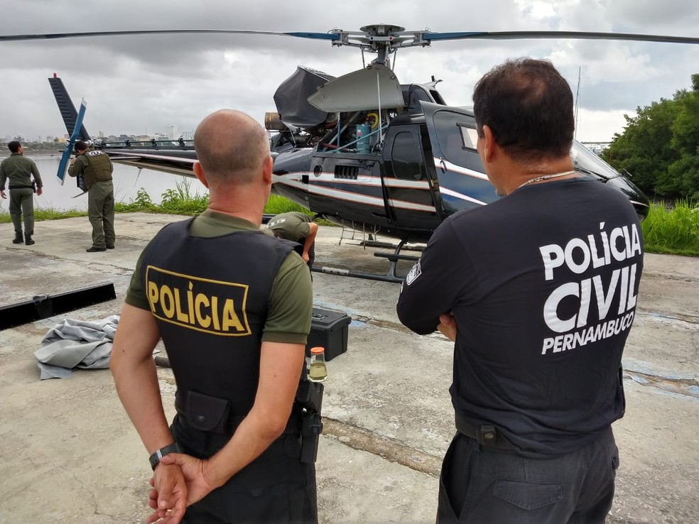 Helicóptero foi apreendido pela Polícia Civil na quinta-feira (30), na segunda fase da Operação Mar Aberto — Foto: Polícia Civil/Divulgação