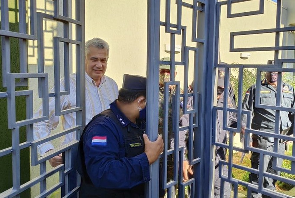 José Carlos Acevedo, durante a chegada do Ministério da Saúde  — Foto: Rádio Uno/Divulgação 
