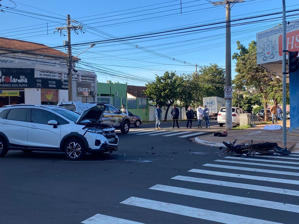 Acidente aconteceu na manhã deste sábado (21) — Foto: Reprodução 