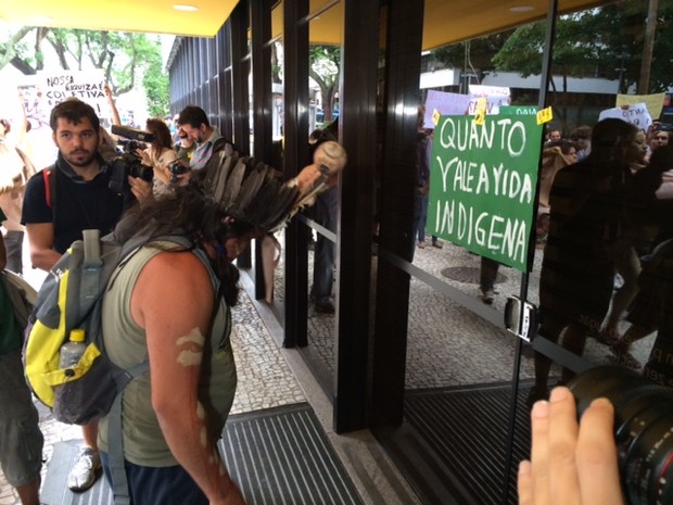 Prostesto contra a Vale do Rio Doce (Foto: Cristina Boeckel/G1)