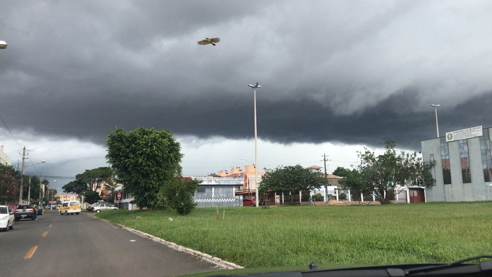 Nuvem de chuva no Guará, no Distrito Federal, em imagem de arquivo — Foto: Lea Andrade/Arquivo pessoal