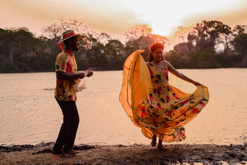 Casal fez ensaio fotográfico com trajes típicos — Foto: Arquivo pessoal
