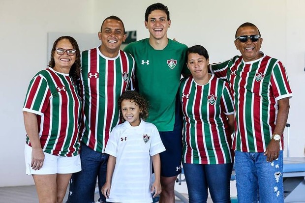 Família de Laís conhece a sede do Fluminense (Foto: reprodução)