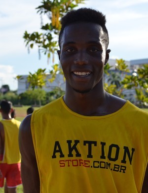 Zagueiro colombiano foi reforÃÂÂÂ§o do Genus em 2017. (Foto: Jheniffer NÃÂÂºbia)