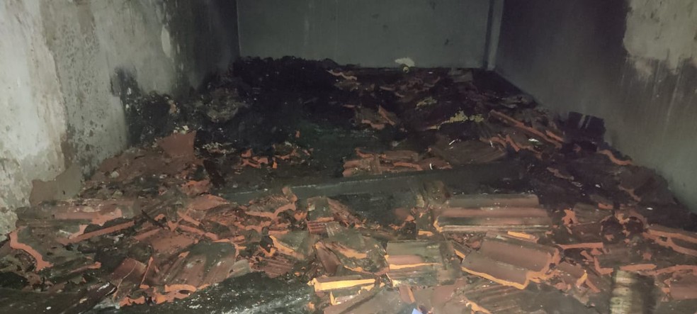 Pensão pegou fogo na região central de Piracicaba — Foto: Rede social