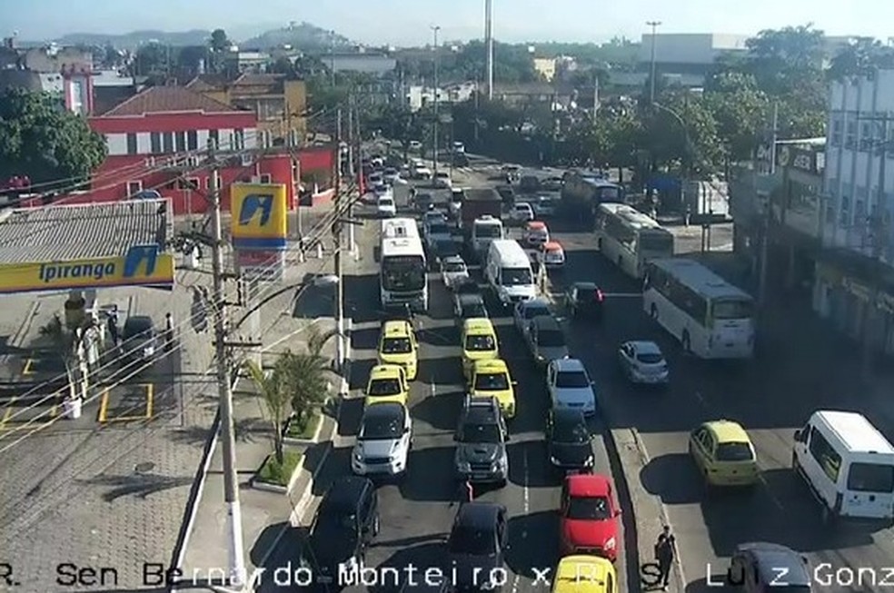 Operação causou reflexos nas vias no entorno da Mangueira  (Foto: Reprodução / Centro de Operações)