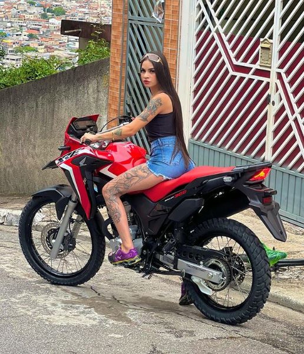 Influenciadora Bruna Nunes em moto — Foto: Reprodução/Redes sociais