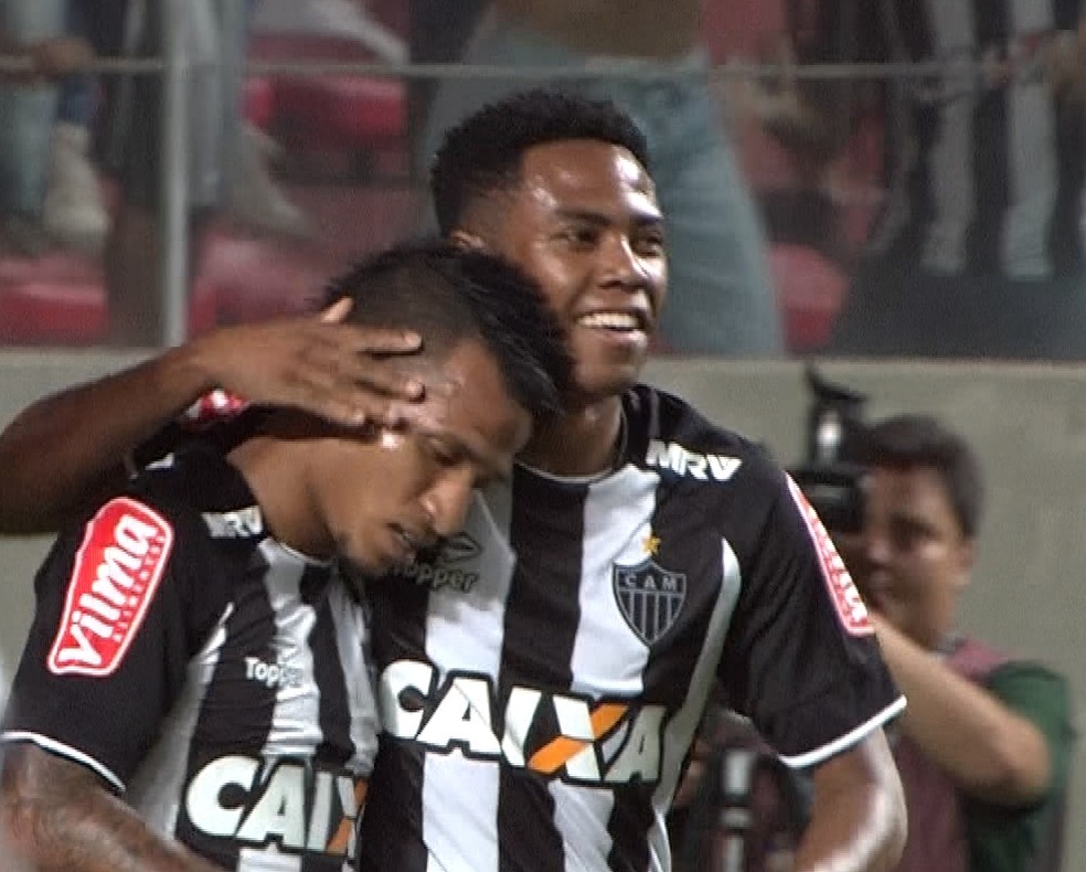 Elias elogiou muito o companheiro Otero (Foto: Reprodução/ SporTV)