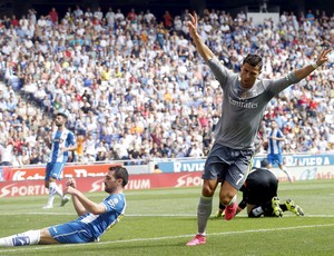 Cristiano Ronaldo celebra gol do Real sobre o Espanyol