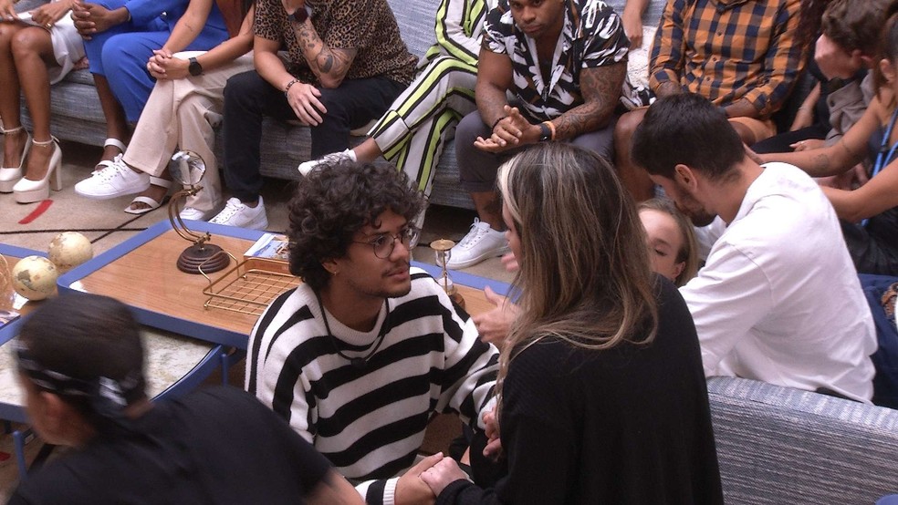 Gabriel Santana usou o contragolpe em Amanda &mdash; Foto: Globo