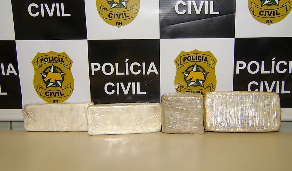Drogas encontradas dentro de carro apreendido em Mossoró, no Oeste potiguar — Foto: Polícia Civil/Divulgação