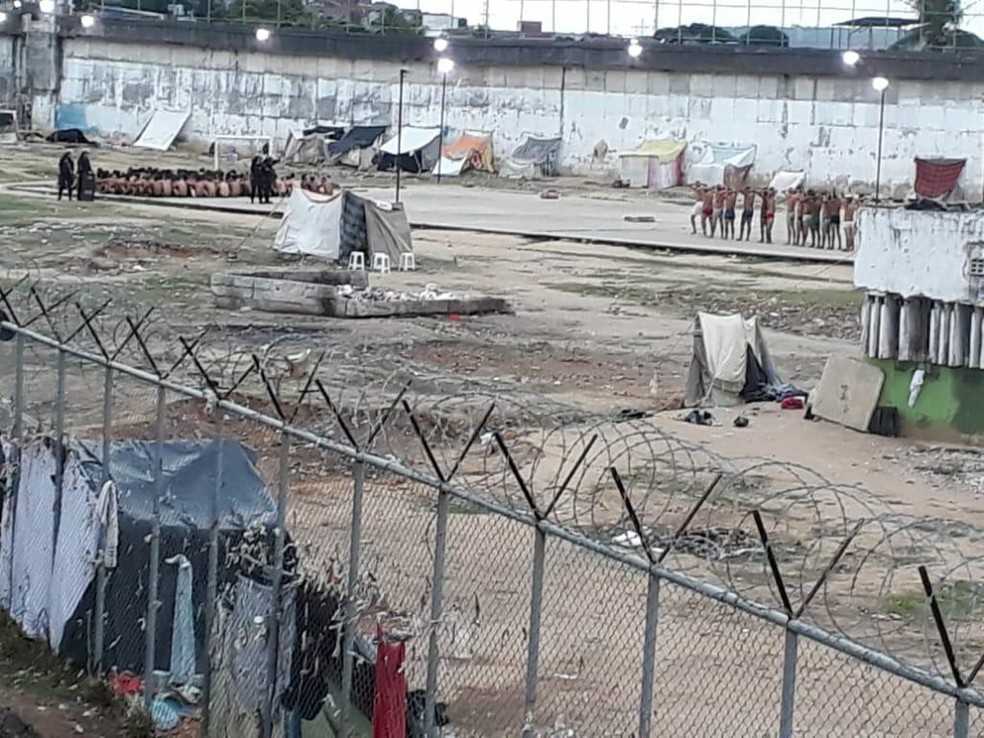 Após registro de brigas entre detentos, revistas são realizadas no Presídio Frei Damião de Bozzano — Foto: Reprodução/WhatsApp