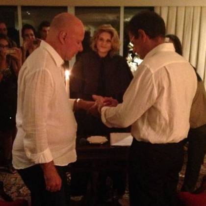 Gilberto Braga e o marido, Edgar Moura Brasil, se casaram oficialmente em 2014, após 41 anos juntos (Foto: Reprodução/Instagram)