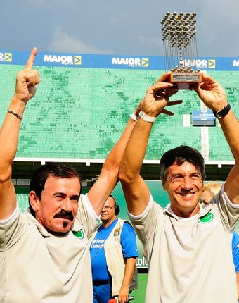Homenagem do Guarani a Neneca conta com Zenon e Renato, campeões em 1978 (Foto: Rodrigo Villalba / Memory Press)