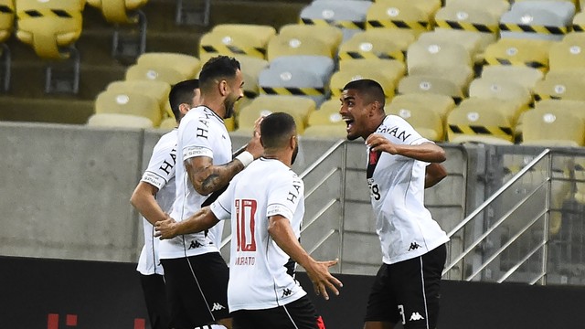 Léo Matos comemora gol contra o Flamengo