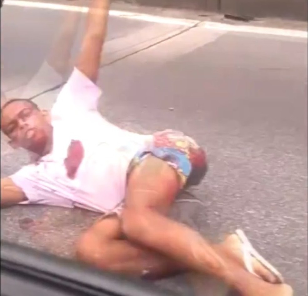 Criminoso é baleado durante assalto na rodovia Anchieta (SP) — Foto: Reprodução