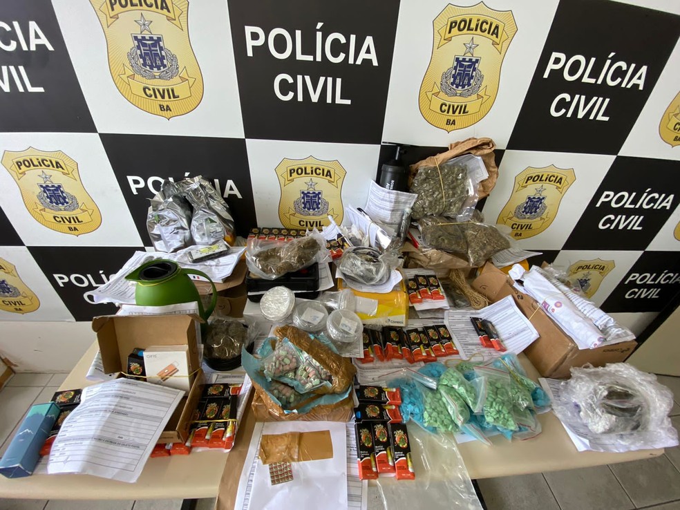 Drogas em encomendas enviadas via Correios são apreendidas na Região Metropolitana de Salvador — Foto: Tony Silva/Polícia Civil