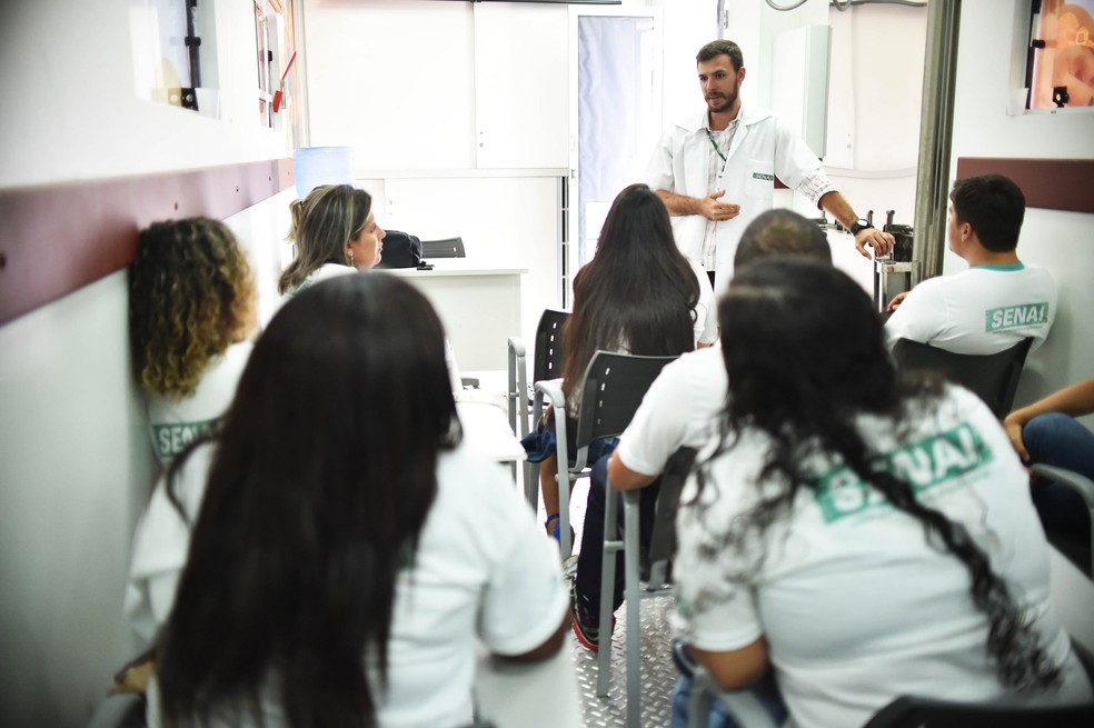 Estudantes durante aula em uma das unidades do Senai no DF — Foto: Andre Borges/Agência Brasília