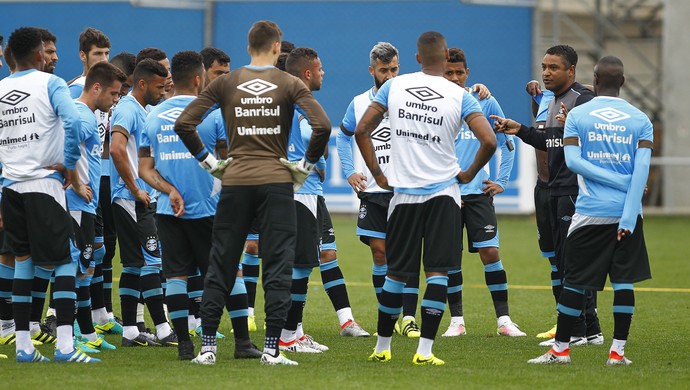 Segurança, confiança, sequência: o que pensa Roger para mudar o Grêmio