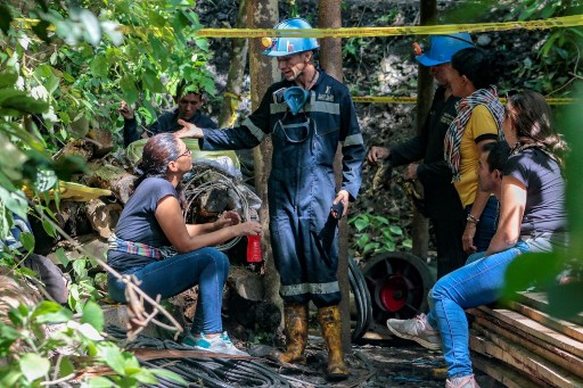 En Colombia, 14 mineros detenidos tras una explosión tumbaron una mina |  Globalismo