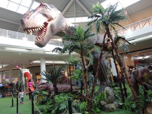 Suzano Shopping recebe dinossauros e brincadeiras do Dino´s Adventure -  Gazeta Popular