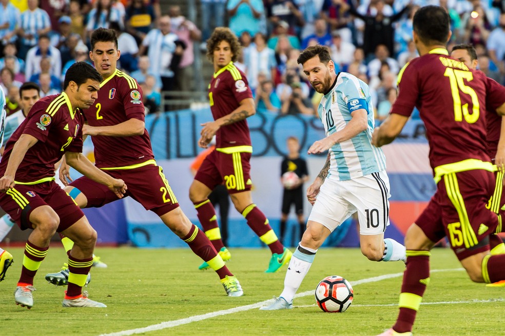 Messi comandou Argentina em goleada sobre a Venezuela nas quartas de final da Copa AmÃ©rica de 2016 â€” Foto: Getty Images