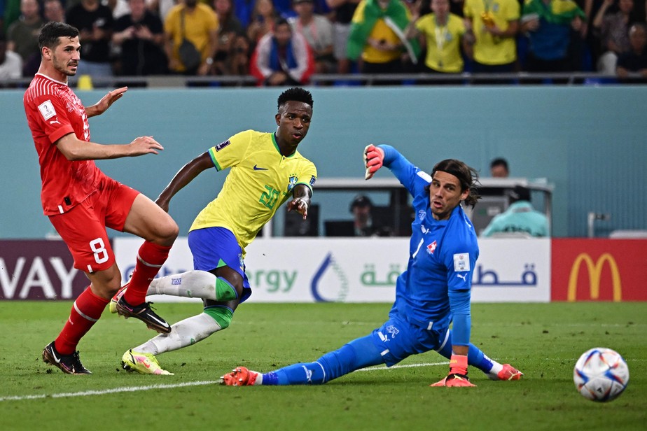 Vini Jr chegou a marcar um gol contra a Suíça, mas o VAR entrou em ação para anular