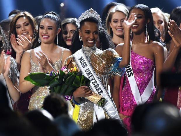 Zozibini Tunzi vence o concurso Miss Universo 2019 (Foto: Getty Images)