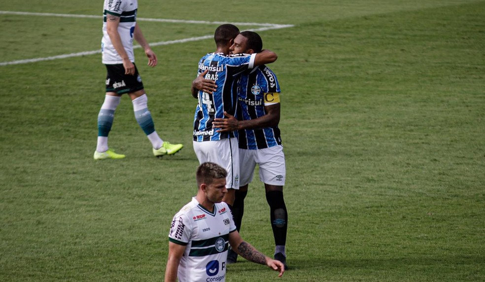 Atuações: Paulo Miranda faz gol e vai bem na defesa; Jean Pyerre vacila em pênalti