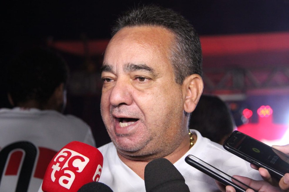 Marcos Barbosa disse que advogados do jogador estão tentando efeito suspensivo — Foto: Denison Roma/GloboEsporte,com