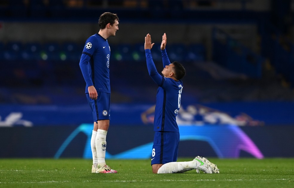 Thiago Silva agradece depois de vitória do Chelsea em cima do Real Madrid — Foto: Getty Images