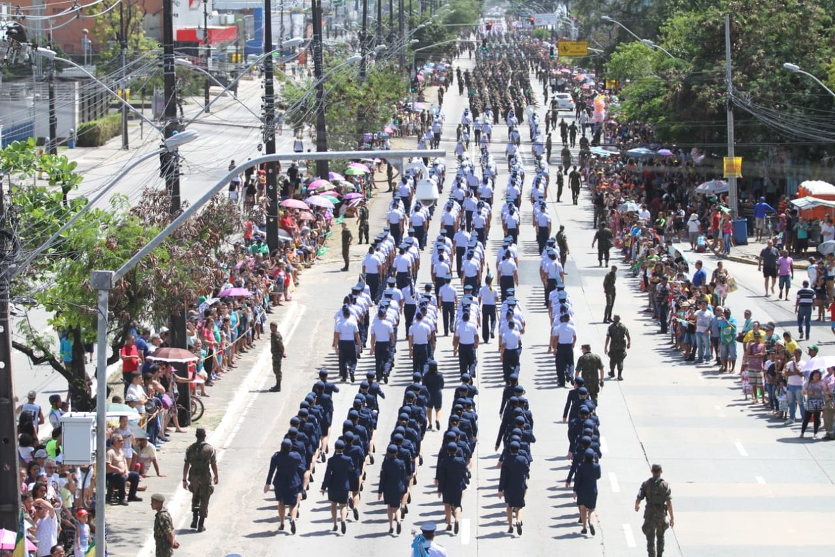 Desfile celebra 7 de Setembro na Zona Sul do Recife