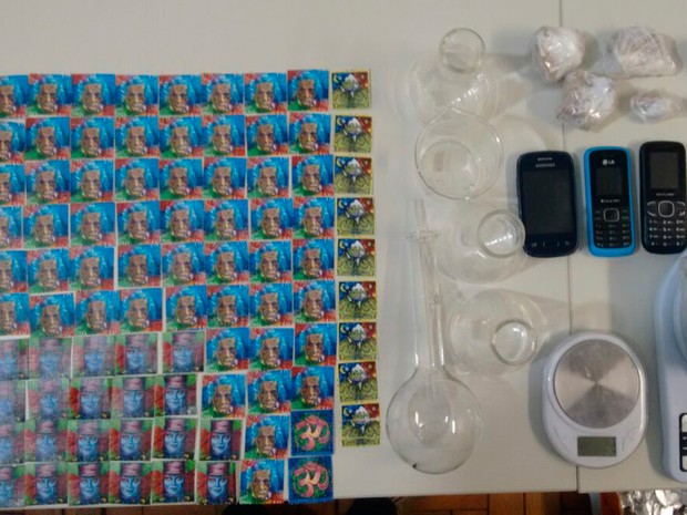 Operação Gaia aprendeu cerca de 2,5 mil micropontos de LSD (Foto: Polícia Civil/Divulgação)