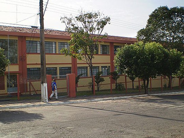 Escola estadual José Firpo não possui o AVCB (Foto: Câmara Municipal de Lucélia/Divulgação)