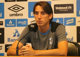 Geromel evita pensar em Seleção, mas vê elogios como motivação no Grêmio